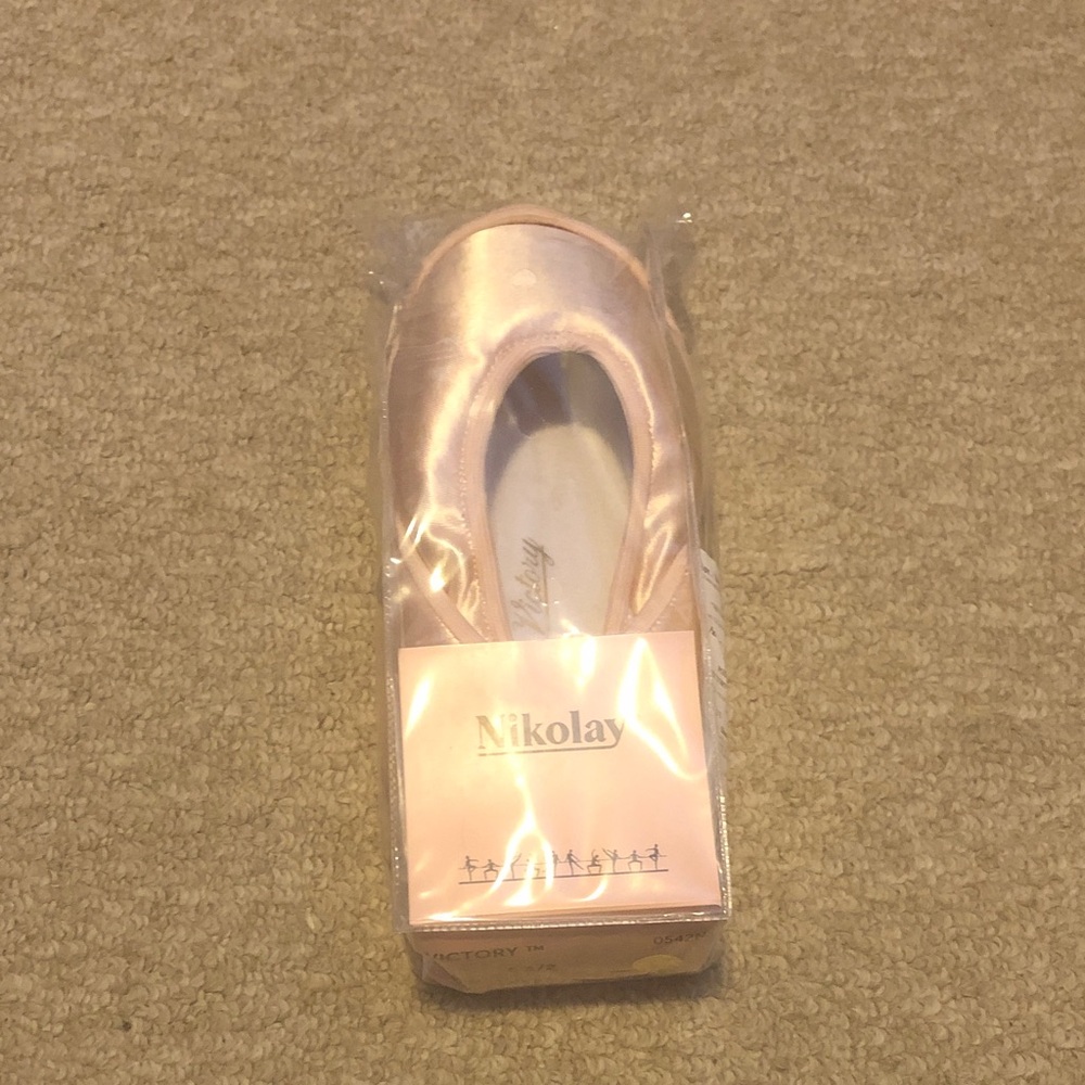 Nikolay Victory Pointe Shoes